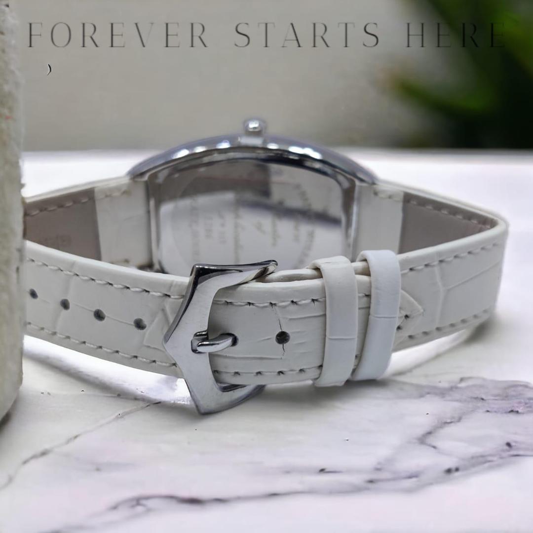 Women’s Leather Strap Watch-White