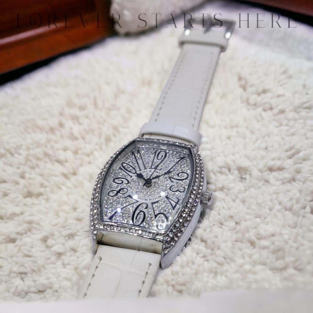 Women’s Leather Strap Watch-White
